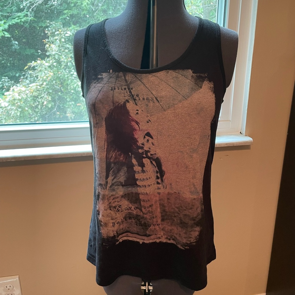 💐 3/ $15 Maurice’s Tank with Zipper Back